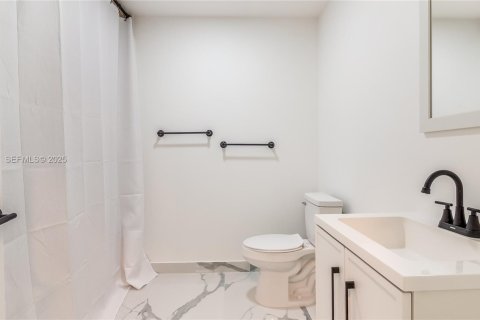 Casa en venta en West Palm Beach, Florida, 3 dormitorios, 180.69 m2 № 1984062 - foto 15