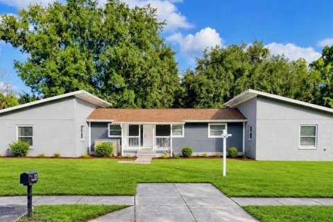Immobilier commercial à Winter Garden, Floride 7 chambres, 208.57 m2 № 2434894