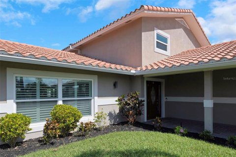 House in New Port Richey, Florida 4 bedrooms, 288.74 sq.m. № 1767444 - photo 13