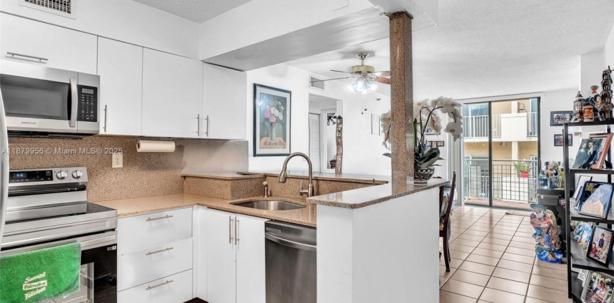 Condo à Miami, Floride, 2 chambres № 1921334