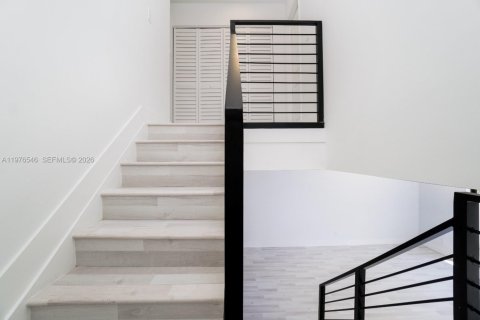 Townhouse in Coral Springs, Florida 3 bedrooms, 153.29 sq.m. № 2040501 - photo 6