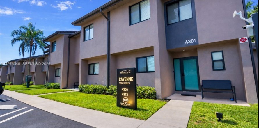 Townhouse in Coral Springs, Florida 3 bedrooms, 153.29 sq.m. № 2040501