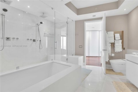 Condominio en venta en Sunny Isles Beach, Florida, 4 dormitorios, 294.59 m2 № 2001659 - foto 26