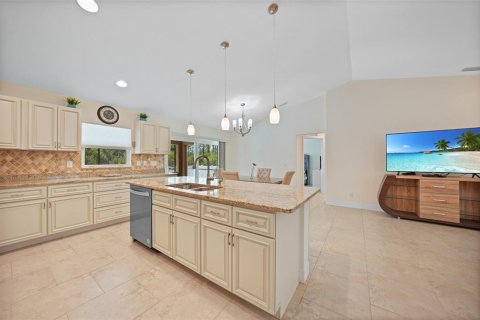 House in North Port, Florida 3 bedrooms, 132.57 sq.m. № 1652000 - photo 8