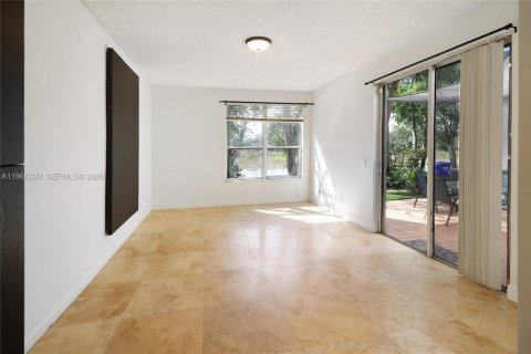 Townhouse in Pembroke Pines, Florida 3 bedrooms, 155.33 sq.m. № 2091198 - photo 9