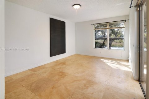 Townhouse in Pembroke Pines, Florida 3 bedrooms, 155.33 sq.m. № 2091198 - photo 10