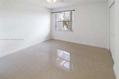 Townhouse in Pembroke Pines, Florida 3 bedrooms, 155.33 sq.m. № 2091198 - photo 25