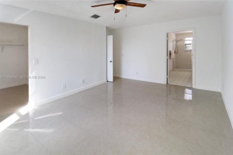 Townhouse in Pembroke Pines, Florida 3 bedrooms, 155.33 sq.m. № 2091198 - photo 20