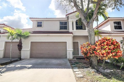 Townhouse in Pembroke Pines, Florida 3 bedrooms, 155.33 sq.m. № 2091198 - photo 3