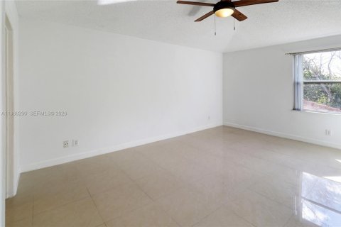 Townhouse in Pembroke Pines, Florida 3 bedrooms, 155.33 sq.m. № 2091198 - photo 18