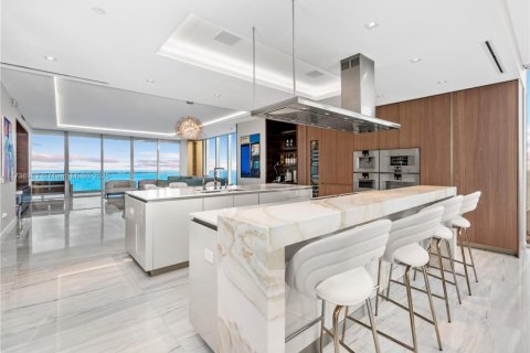 Condo in Sunny Isles Beach, Florida, 4 bedrooms № 1994024 - photo 5