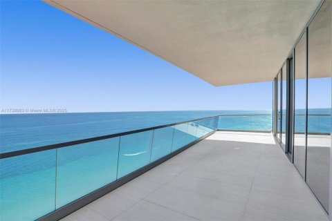 Condo in Sunny Isles Beach, Florida, 4 bedrooms № 1994024 - photo 2