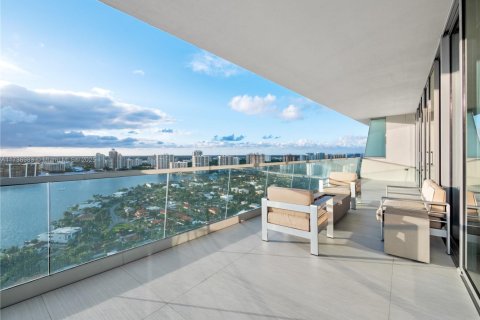 Condo in Sunny Isles Beach, Florida, 4 bedrooms № 1994024 - photo 11