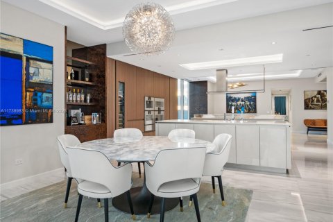 Condo in Sunny Isles Beach, Florida, 4 bedrooms № 1994024 - photo 9