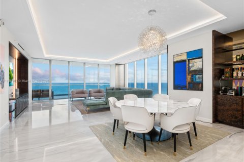 Condo in Sunny Isles Beach, Florida, 4 bedrooms № 1994024 - photo 4