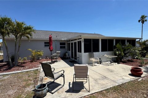 House in Port Charlotte, Florida 2 bedrooms, 85.28 sq.m. № 1743046 - photo 16