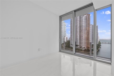 Condo in Miami, Florida, 2 bedrooms  № 2052925 - photo 25