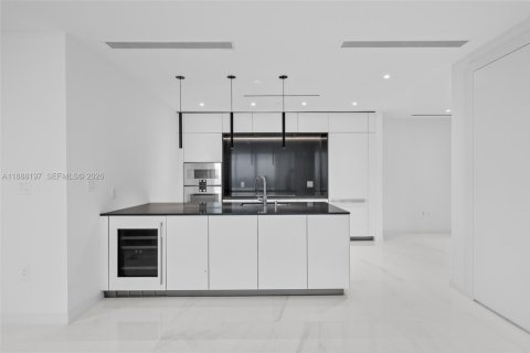 Condo in Miami, Florida, 2 bedrooms  № 2052925 - photo 4