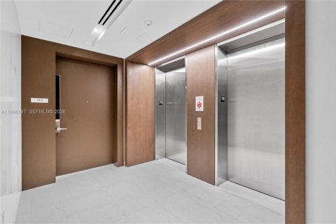 Condo in Miami, Florida, 2 bedrooms  № 2052925 - photo 29