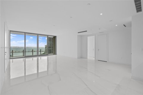 Condo in Miami, Florida, 2 bedrooms  № 2052925 - photo 10