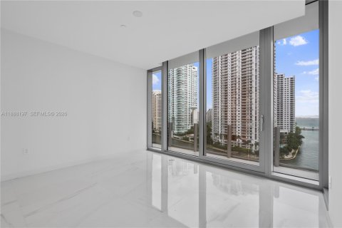 Condo in Miami, Florida, 2 bedrooms  № 2052925 - photo 17