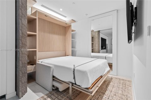 Condo in Miami, Florida, 2 bedrooms  № 2052925 - photo 8