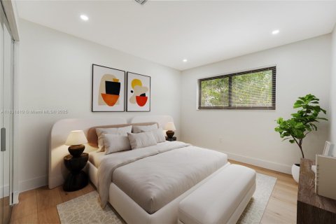 House in Coral Gables, Florida 3 bedrooms, 138.98 sq.m. № 1819702 - photo 27