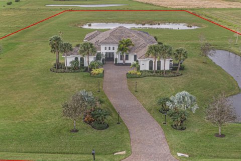 House in Palm City, Florida 3 bedrooms, 320.14 sq.m. № 2410799 - photo 21