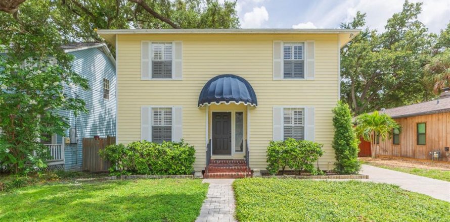 Casa en Tampa, Florida 5 dormitorios, 176.89 m2 № 1911790