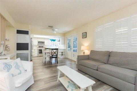 Casa en alquiler en Tampa, Florida, 5 dormitorios, 176.89 m2 № 1911790 - foto 10