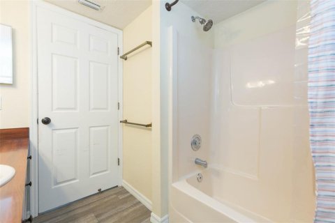 Casa en alquiler en Tampa, Florida, 5 dormitorios, 176.89 m2 № 1911790 - foto 22