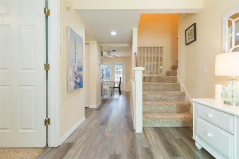 Casa en alquiler en Tampa, Florida, 5 dormitorios, 176.89 m2 № 1911790 - foto 6
