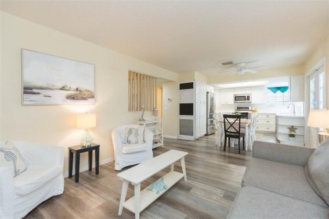 Casa en alquiler en Tampa, Florida, 5 dormitorios, 176.89 m2 № 1911790 - foto 9