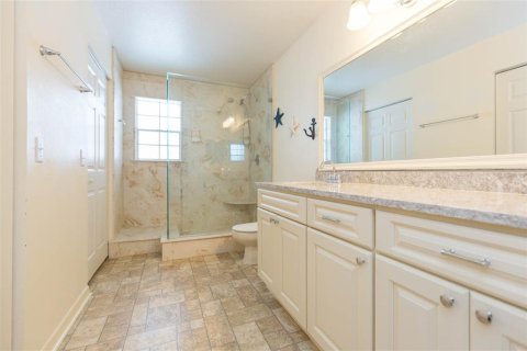 House in Tampa, Florida 5 bedrooms, 176.89 sq.m. № 1911790 - photo 29