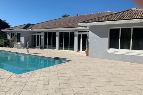 Casa en venta en Miami, Florida, 6 dormitorios, 350.24 m2 № 211909 - foto 8