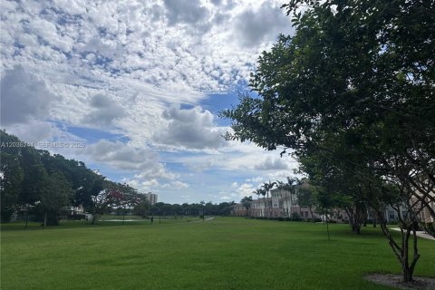 Copropriété à louer à Miami, Floride: 3 chambres, 124.49 m2 № 2084269 - photo 25