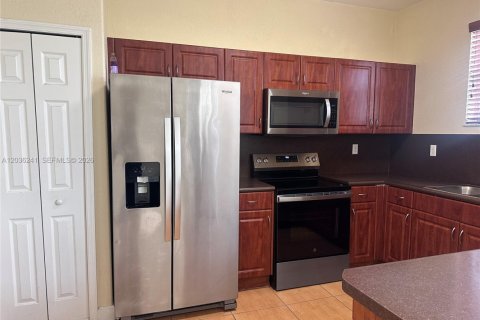 Copropriété à louer à Miami, Floride: 3 chambres, 124.49 m2 № 2084269 - photo 6