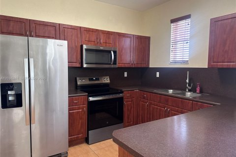 Copropriété à louer à Miami, Floride: 3 chambres, 124.49 m2 № 2084269 - photo 5