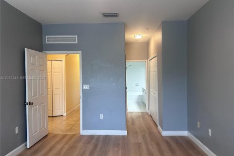 Copropriété à louer à Miami, Floride: 3 chambres, 124.49 m2 № 2084269 - photo 11