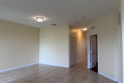 Copropriété à louer à Miami, Floride: 3 chambres, 124.49 m2 № 2084269 - photo 4