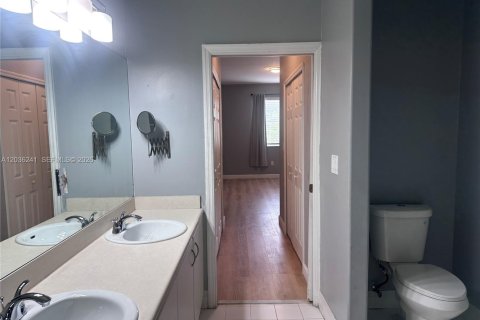Copropriété à louer à Miami, Floride: 3 chambres, 124.49 m2 № 2084269 - photo 15