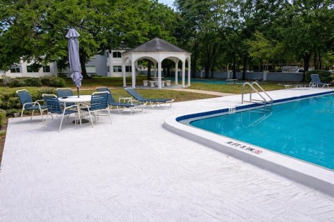 Condo in Saint Petersburg, Florida, 1 bedroom № 2103114 - photo 11