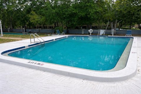 Condo in Saint Petersburg, Florida, 1 bedroom № 2103114 - photo 10