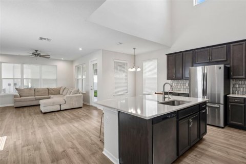 Villa ou maison à vendre à Odessa, Floride: 4 chambres, 244.43 m2 № 2309863 - photo 4