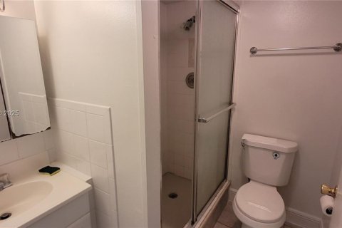 Купить кондоминиум в Форт-Лодердейл, Флорида 2 спальни, 90.12м2, № 1958565 - фото 9