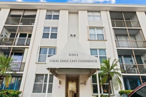 Купить кондоминиум в Форт-Лодердейл, Флорида 2 спальни, 90.12м2, № 1958565 - фото 16