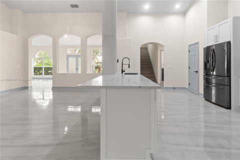 House in Tampa, Florida 4 bedrooms, 255.48 sq.m. № 1890343 - photo 23