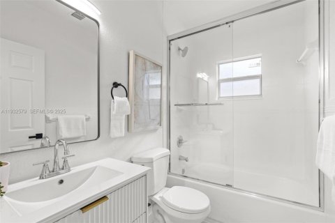 Villa ou maison à vendre à Miami, Floride: 3 chambres, 104.05 m2 № 1991135 - photo 19