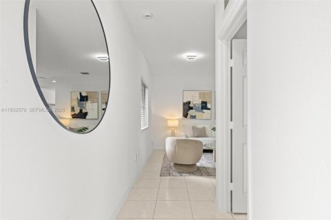 Villa ou maison à vendre à Miami, Floride: 3 chambres, 104.05 m2 № 1991135 - photo 5