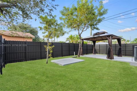 Villa ou maison à vendre à Miami, Floride: 3 chambres, 104.05 m2 № 1991135 - photo 26